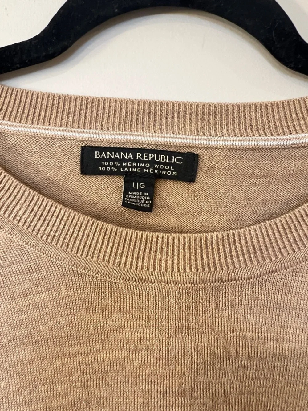✌🏻 2 pack of Banana Republic Men’s Merino Wool Sweaters - Beige/ Grey - Picture 7 of 8